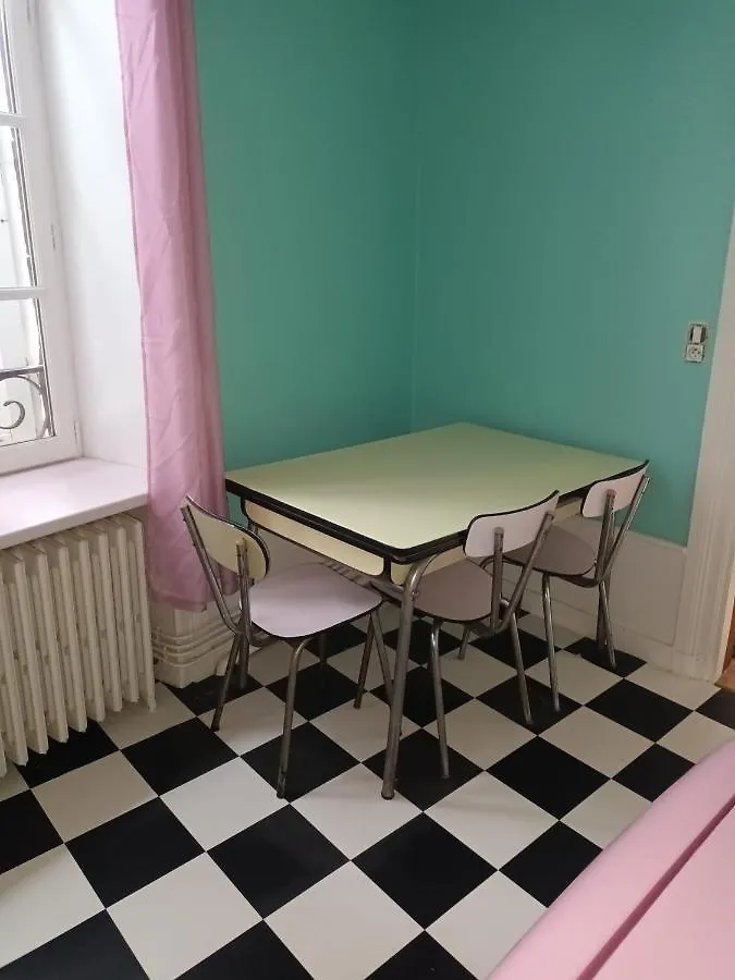 Vintage ,La Capsule Temporelle Wifi Draps Parking Publique Gratuit Apartment Thiers