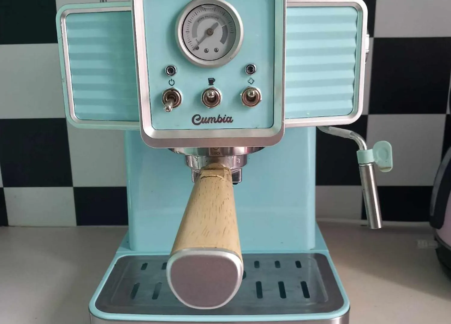 Vintage ,La Capsule Temporelle Wifi Draps Parking Publique Gratuit Apartment Thiers 0*,